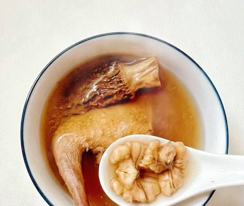 品尝美味佳肴，轻松做羊肚菌鸽子新西兰花胶汤（让味蕾尽享奢华，唯美汤菜，即学即会）