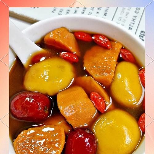 美味又营养的紫薯琉璃汤圆制作指南（健康美食）