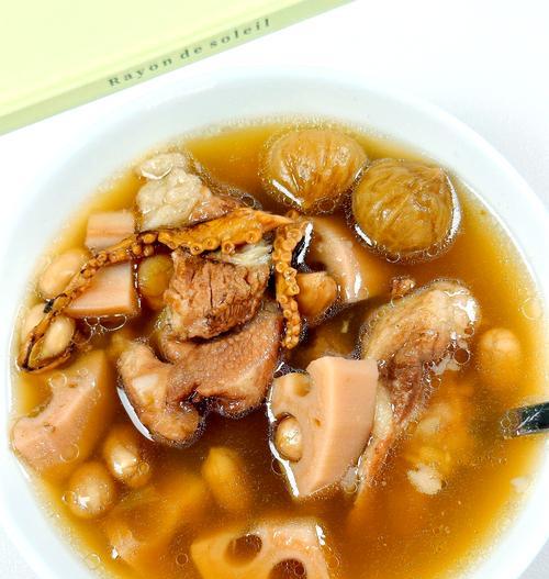 养生莲藕汤，健康从餐桌开始（用莲藕打造健康饮食，一起来学做莲藕汤）
