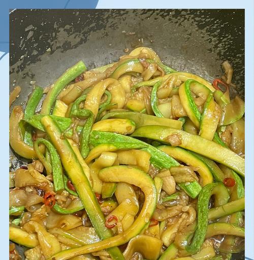 夏日清爽轻食（清爽解暑，清淡养生，一道好吃的夏日佳肴）