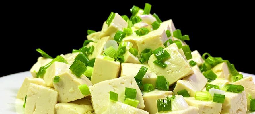 用嫩滑豆腐和鲜美卤蛋，尝一口暖心美味（用嫩滑豆腐和鲜美卤蛋，尝一口暖心美味）