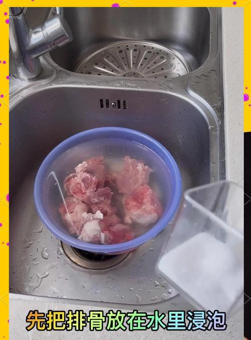 清炖海带排骨汤，滋养身体好滋味（家常汤品，营养丰富的健康饮食选择）