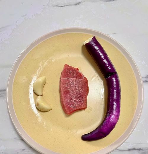 蒜蓉肉沫茄子的制作方法（口感鲜美的中式下饭菜）