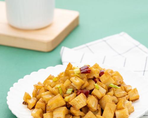 美食小炒藕丁的做法（用心制作，味道更美！）