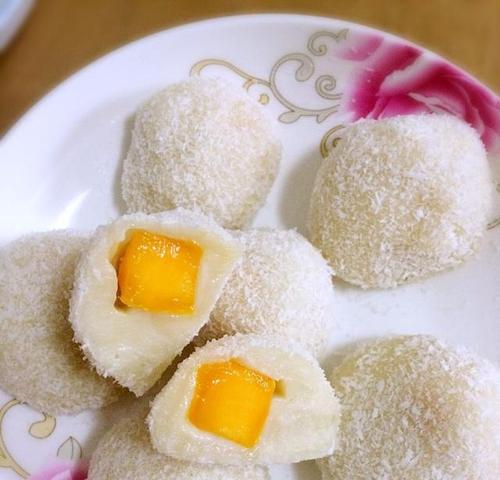 椰丝芒果糯米糍的制作方法（做出口感软糯、香甜可口的椰丝芒果糯米糍）