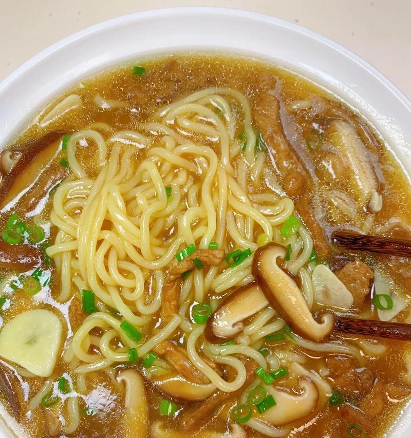 家常美食（健康又美味，一碗汤滋养全家人）
